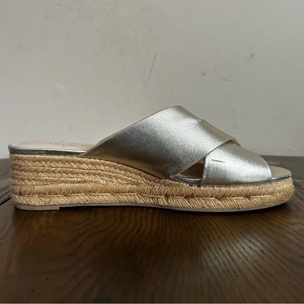 Jack Rogers‎ Sandals Women 8.5M Slotted Sloane Leather Slip-On Wedge Platinum